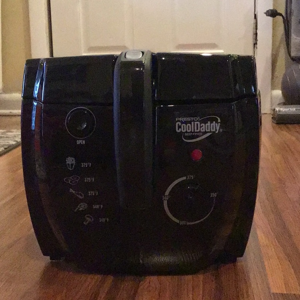 Presto Cool Daddy Cool Touch Deep Fryer